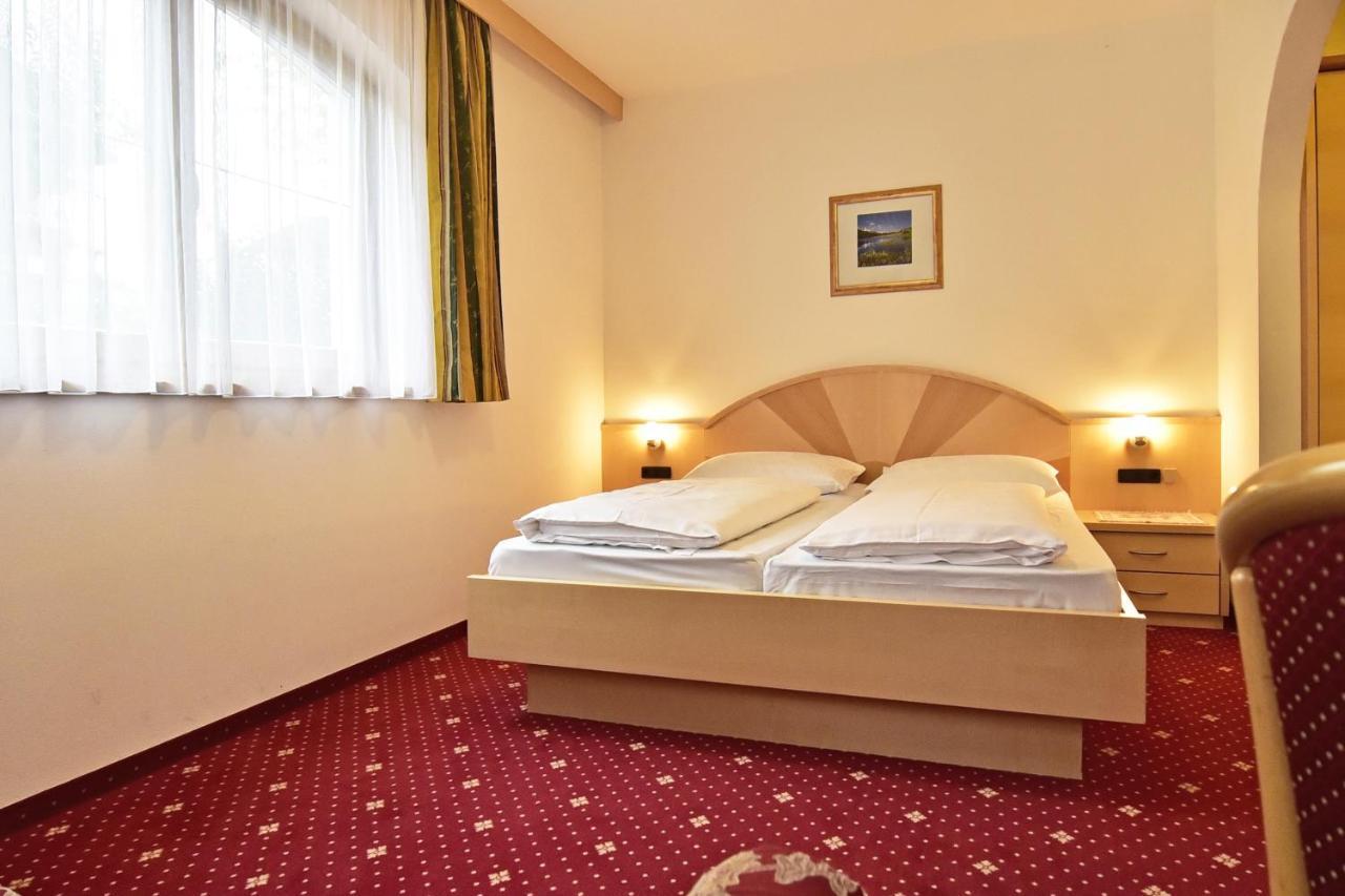 Zimmervermietung Zum Weissen Roessl Sarentino Extérieur photo